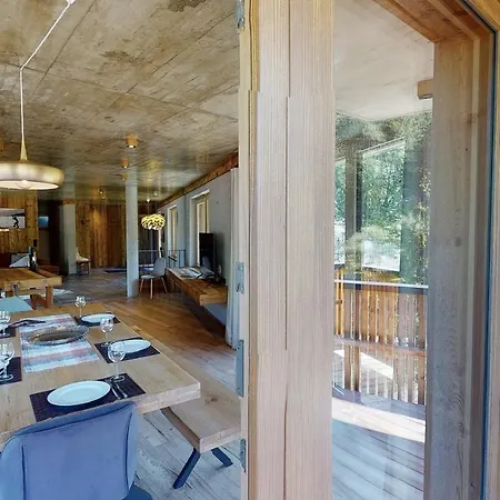 Hauser Apartment *