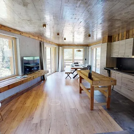 Hauser Apartment *