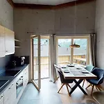 Lägenhet Hauser